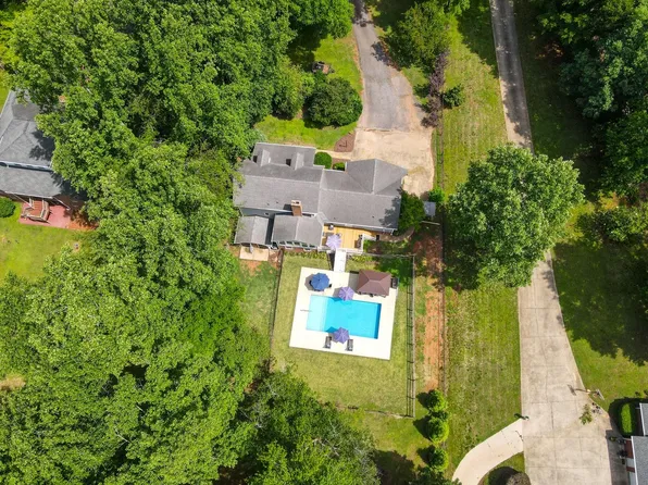 102 Hickory Hollow Dr, Inman, SC 29349