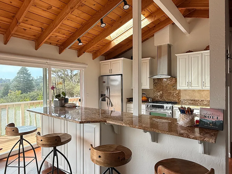 204 Bayview Ct
