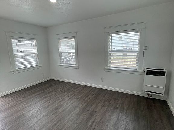 2nd image of 1119 Gardenia Ave APT 4
