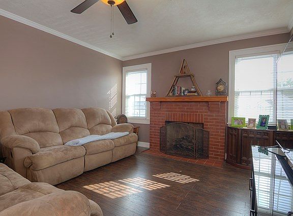 4th image of 43 Colonial Ct