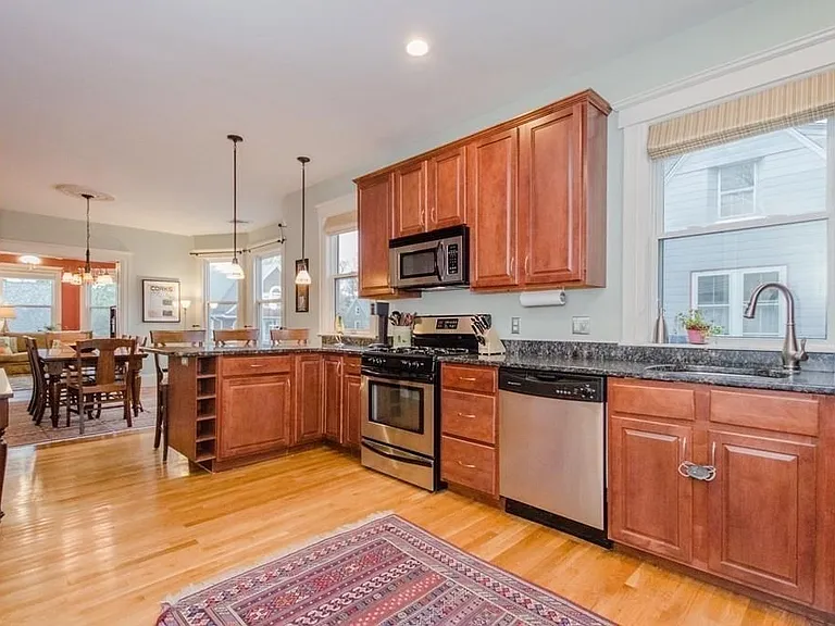 16 Primrose St #2 — Photo 1