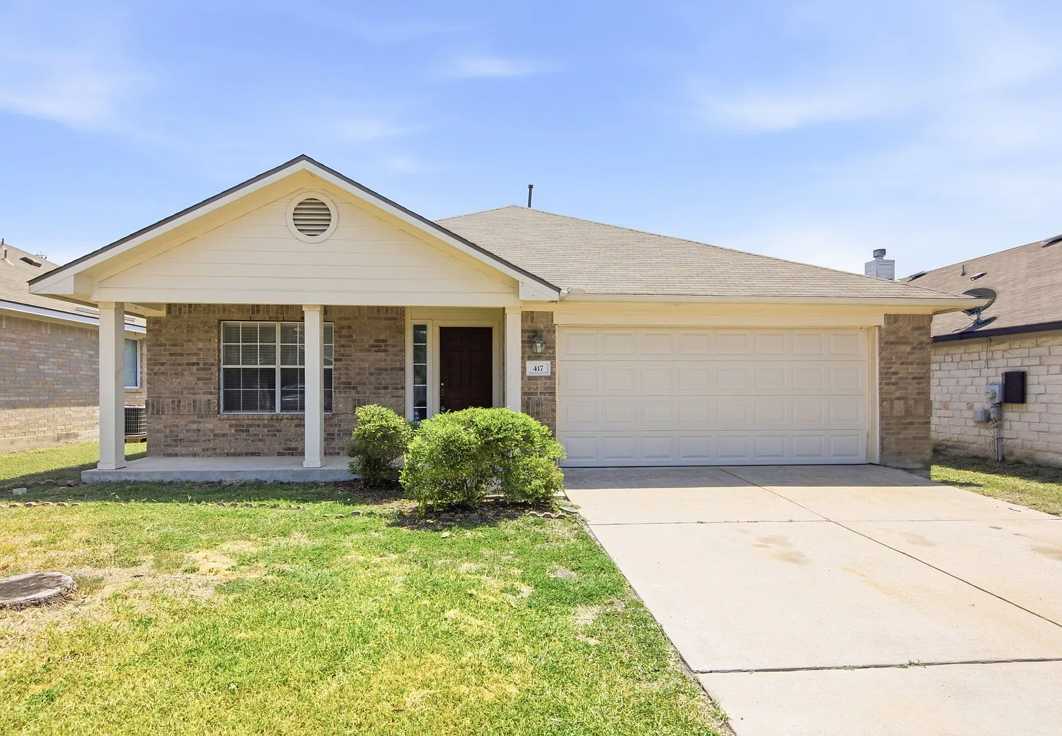 3 bed, 2.0 bath, 1629 sqft, $2,050 — Photo 1