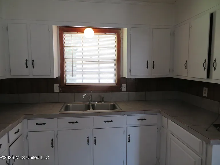 356 Springdale Cir — Photo 5
