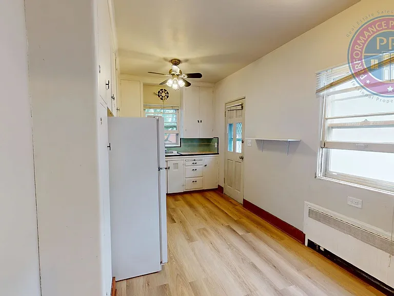 2222 NE Pacific St #A-M — Photo 6