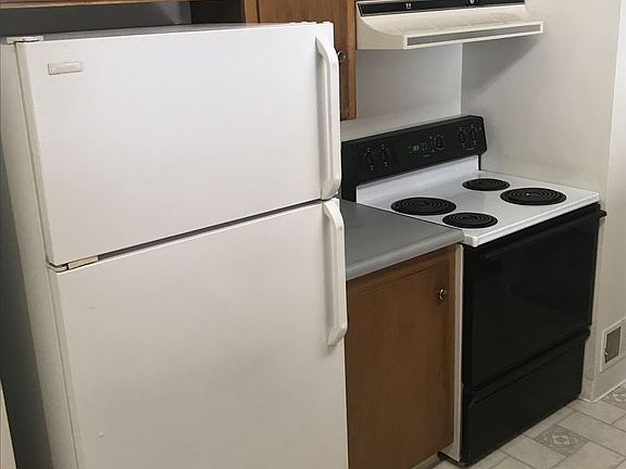 3rd image of 2065 Rosewood Dr