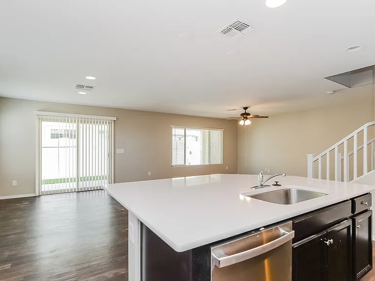 825 S Swallow Ln — Photo 8
