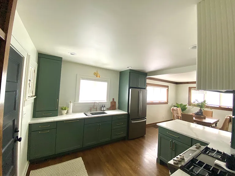 Walk in too your beautiful kitchen from the breezeway entrance you will love all it has to offer!