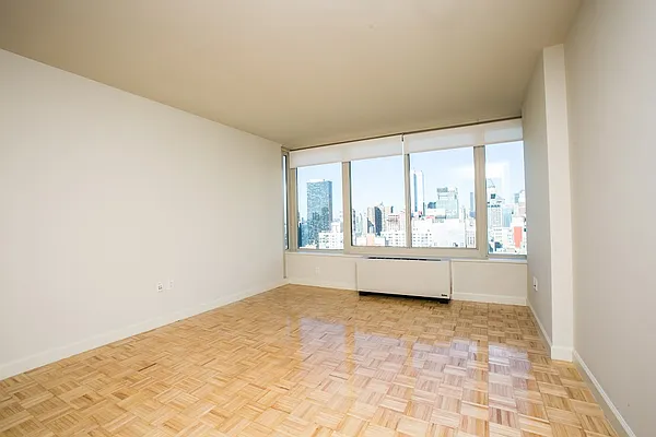 Rented by Stonehenge NYC LLC | media 7