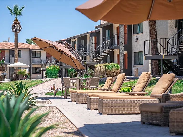 Scottsdale Park Suites — Photo 15
