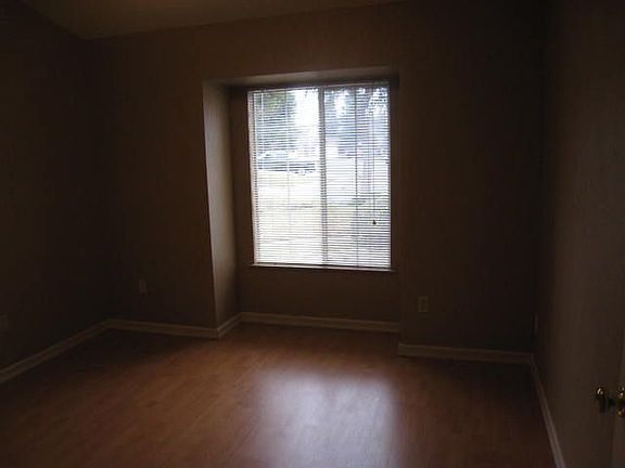 5th image of 1517 E Trenton Ave