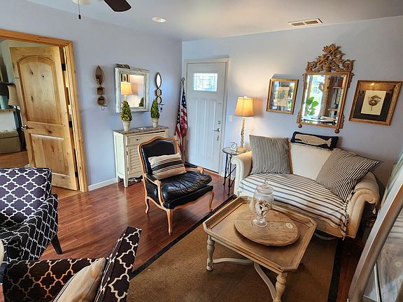 2nd image of 1110 Jay Bird Ln #2