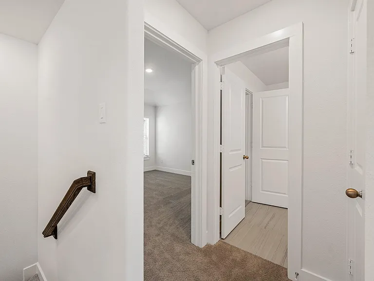 832 Sarasota Shore Dr — Photo 30