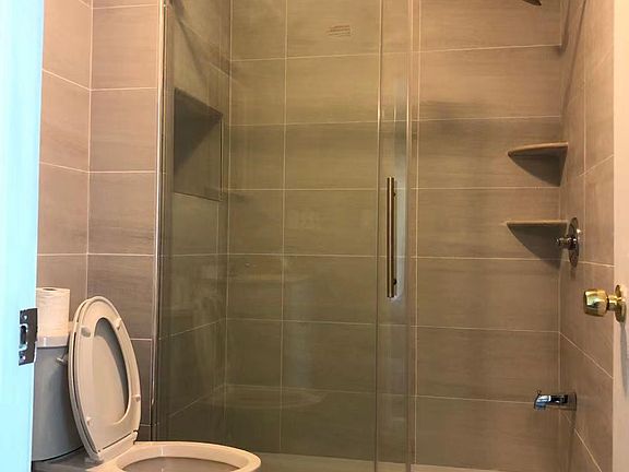 4th image of 600 Naughton Ave Floor 1