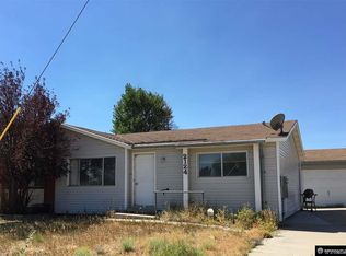 2124 Dunphail Dr, Rawlins, WY 82301