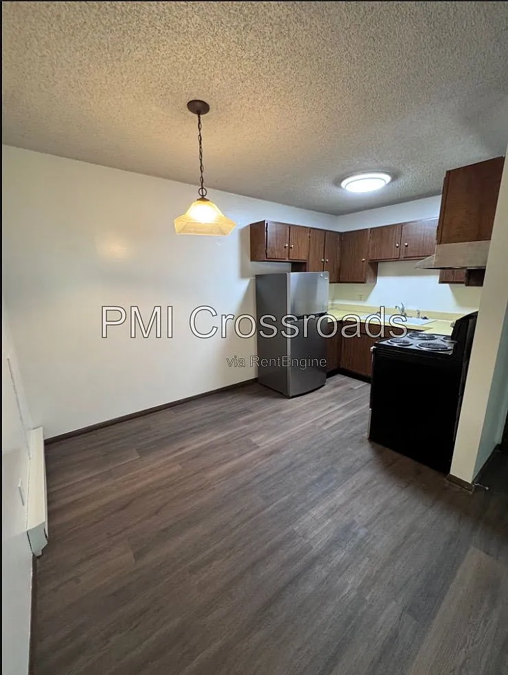 2 bed, 1.0 bath, 600 sqft, $1,180 — Photo 3