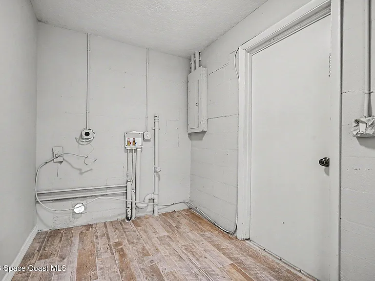 2222 Lucille Ln — Photo 15