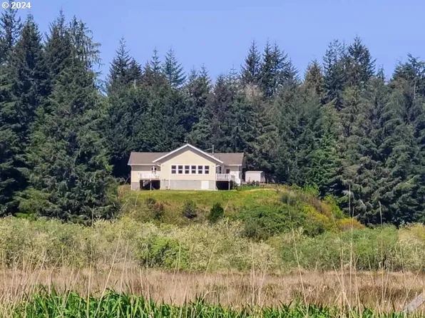 68860 Sandpoint Rd, North Bend, OR 97459