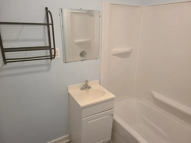 801 Vernon St — Photo 17
