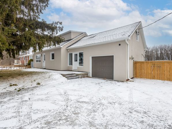 100 Green Mountain Rd E, Hamilton, ON L8J 2W4