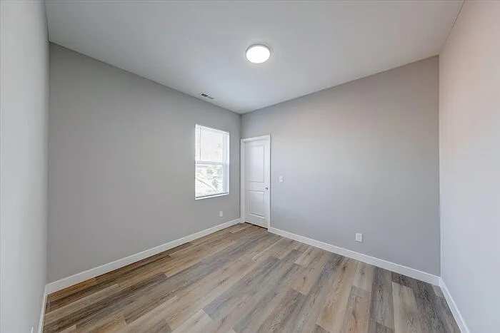 2751 Guilford Ave #B — Photo 31
