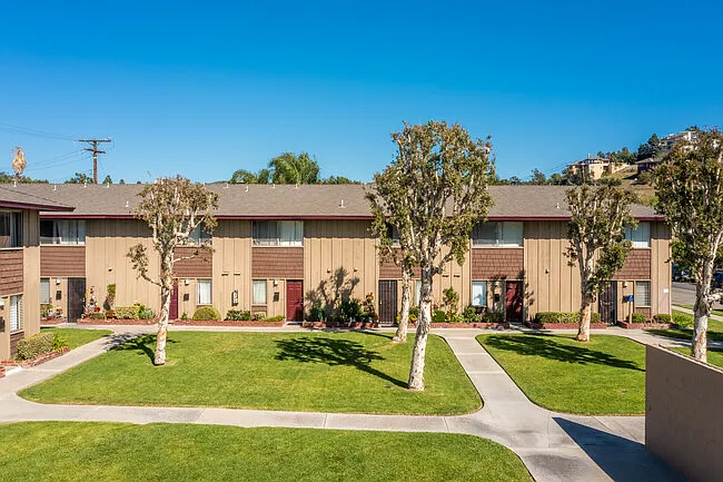 Countryside Townhomes Apartments