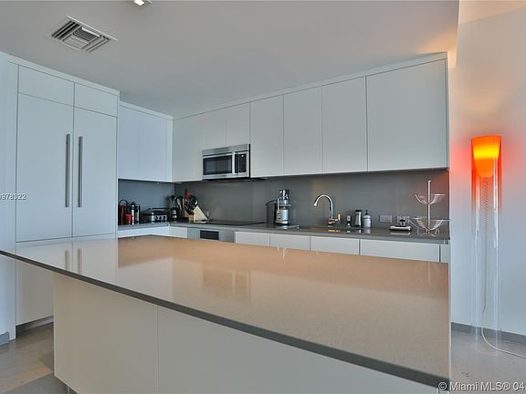 3rd image of 68 SE 6th St #1705