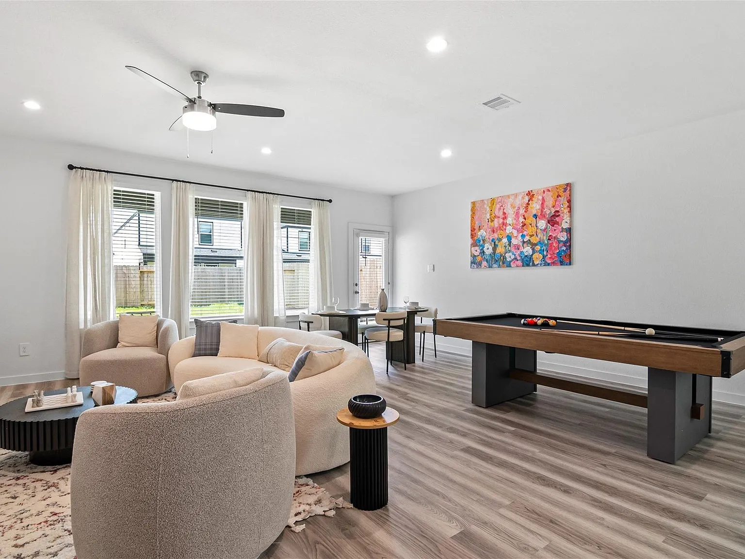 4 bed, 2.5 bath, 2166 sqft, $2,800 — Photo 3
