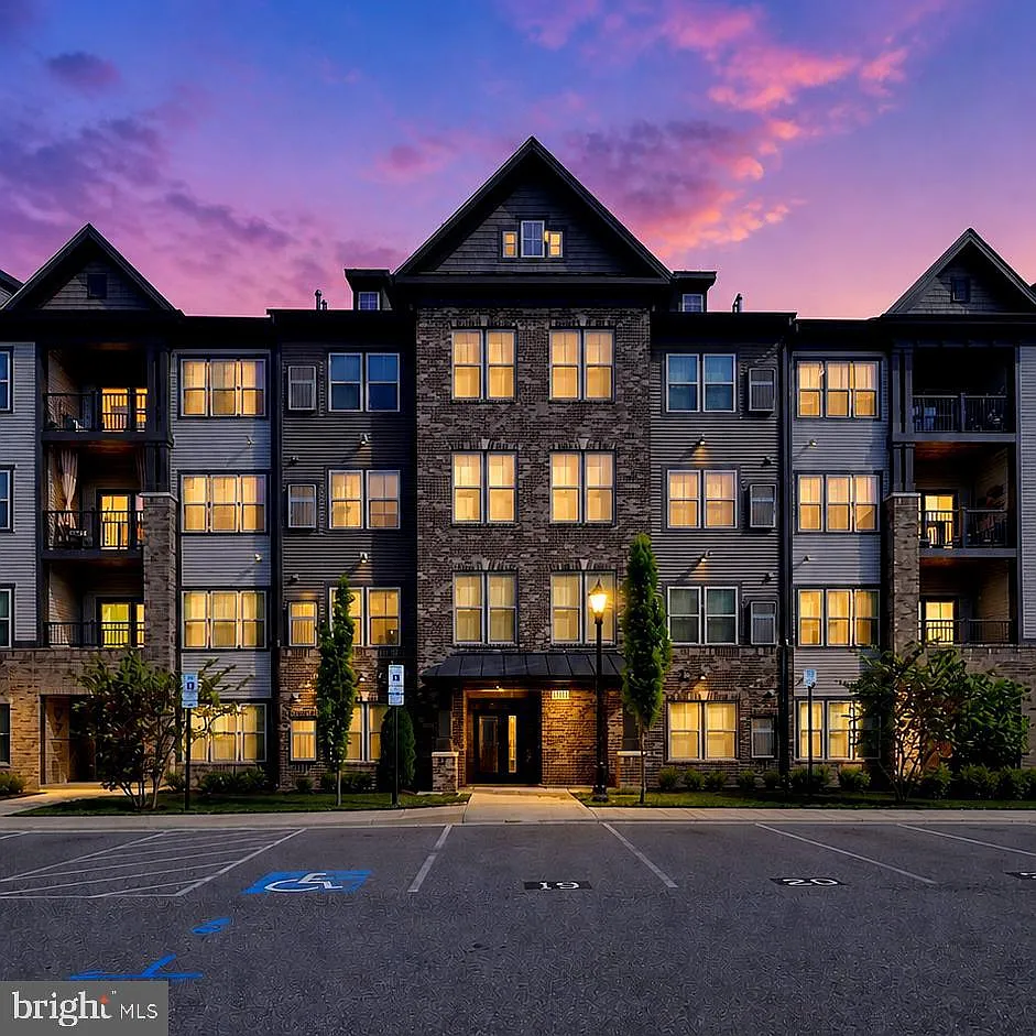 2 bed, 1399 sqft, $2,850 — Photo 1