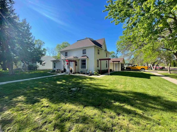 122 E 10th St, Gregory, SD 57533