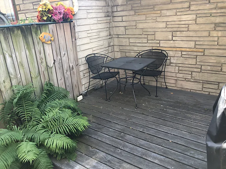 15 S Hancock St — Photo 8