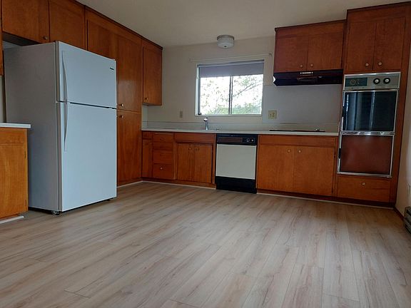 3rd image of 3311 NE 65th St APT 203