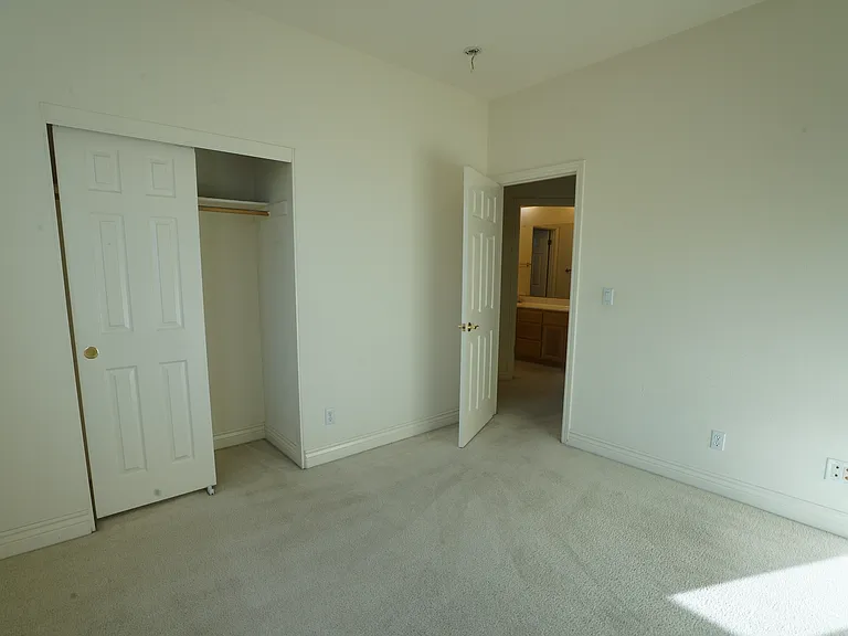 2207 Spanish Ct — Photo 11