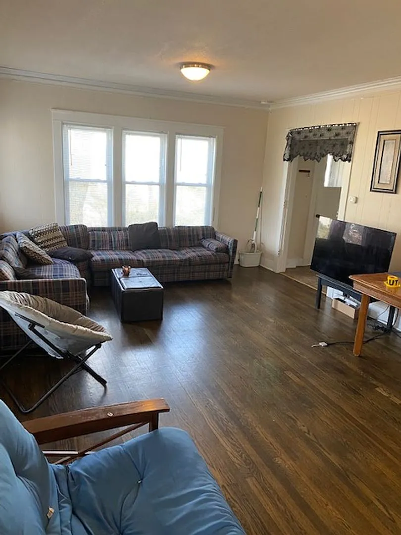 (558) - 424 N. Paterson Street — Photo 3