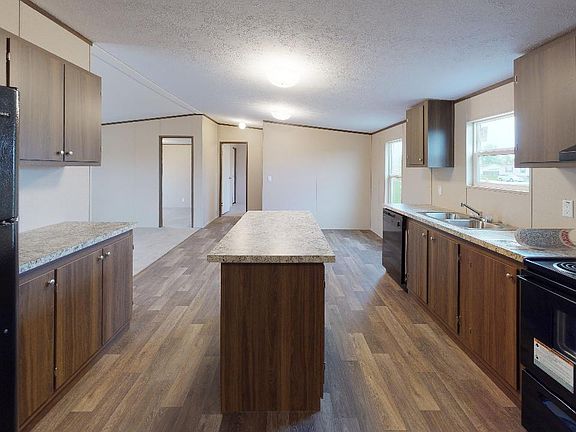 5th image of 312 McAdam Dr