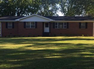 203 Mulberry Dr, Lafayette, TN 37083