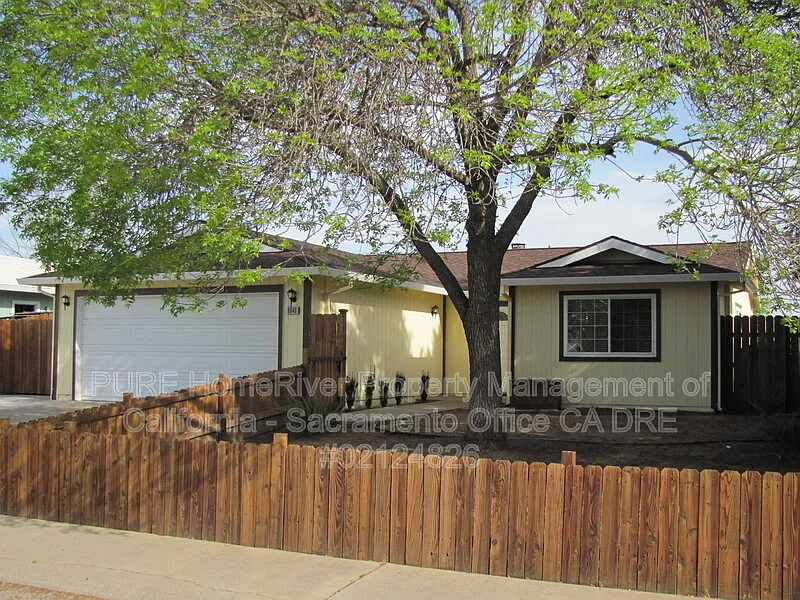 8649 Imran Woods Cir