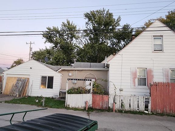 2nd image of 1954 Hanford Ave
