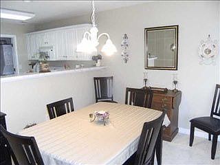 5th image of 208 Chadwyck Ct