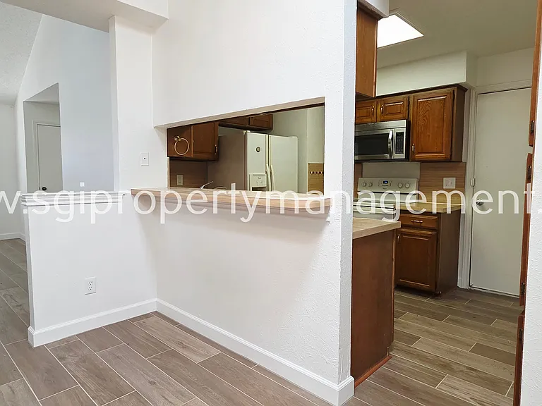 2408 Centaurus Dr — Photo 6