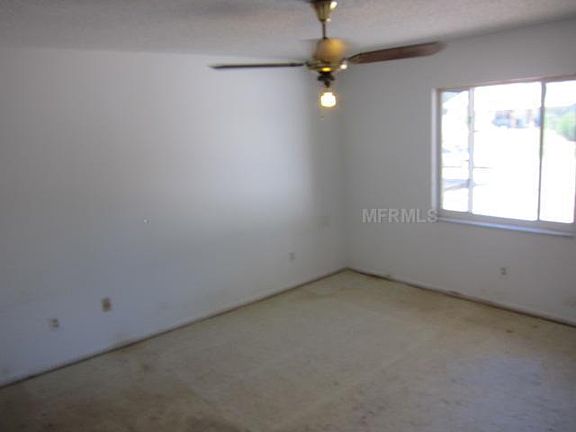 5th image of 209 Marc St