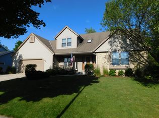 1555 Arapaho Ave, Grafton, WI 53024