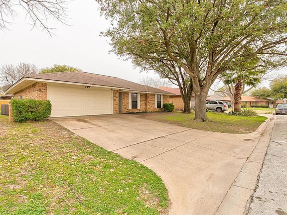 3rd image of 1412 Willow Vale Dr