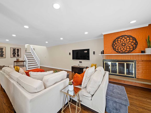 5th image of 1715 Wildberry Dr Unit E