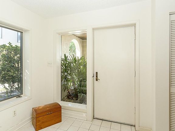 4th image of 3218 Harbor Dr