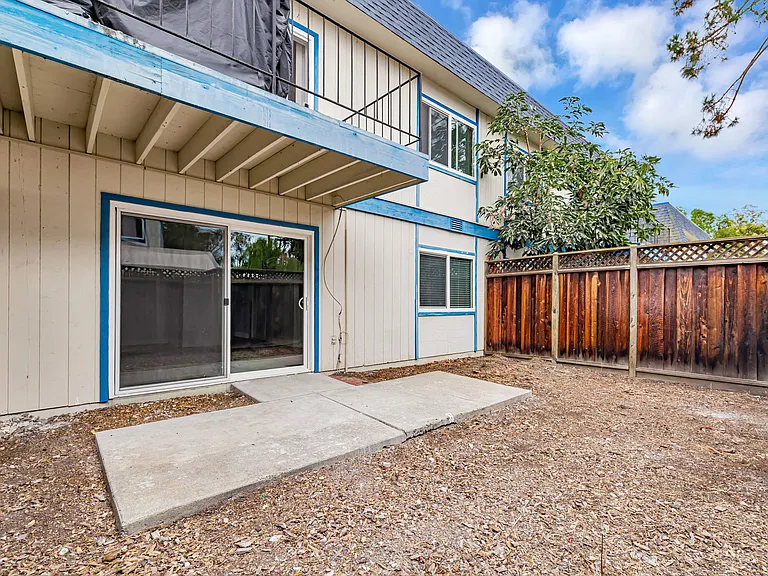 Silicon Valley Apartments — Photo 39
