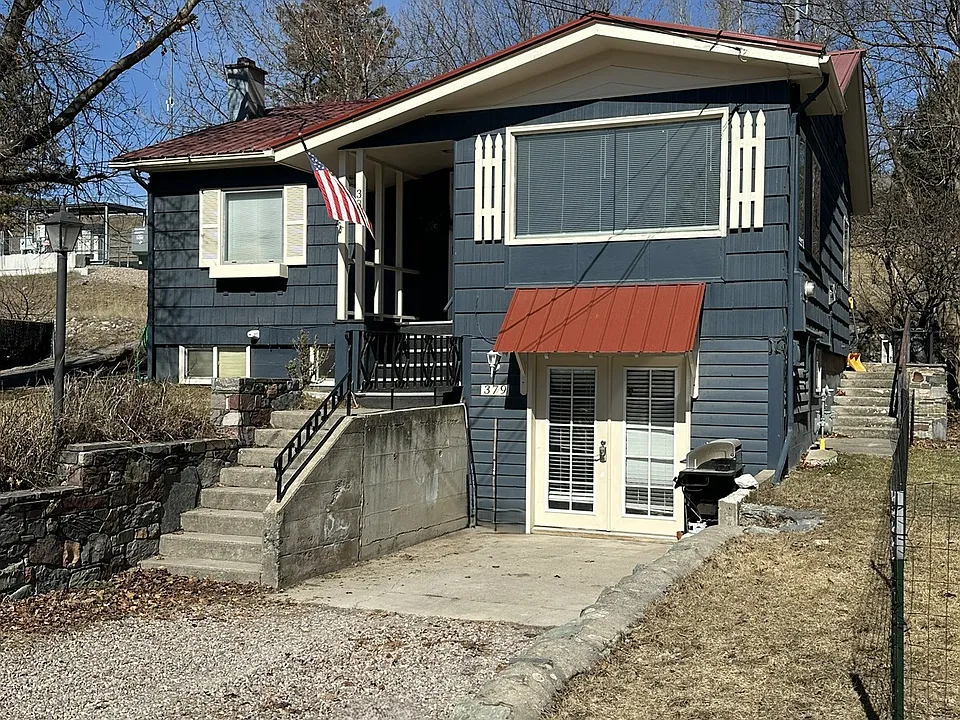 379 Commerce St