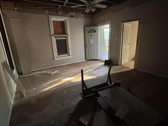 3rd image of 90 N Terrace Ave