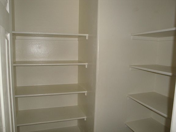 5th image of 44457 W Knauss Dr