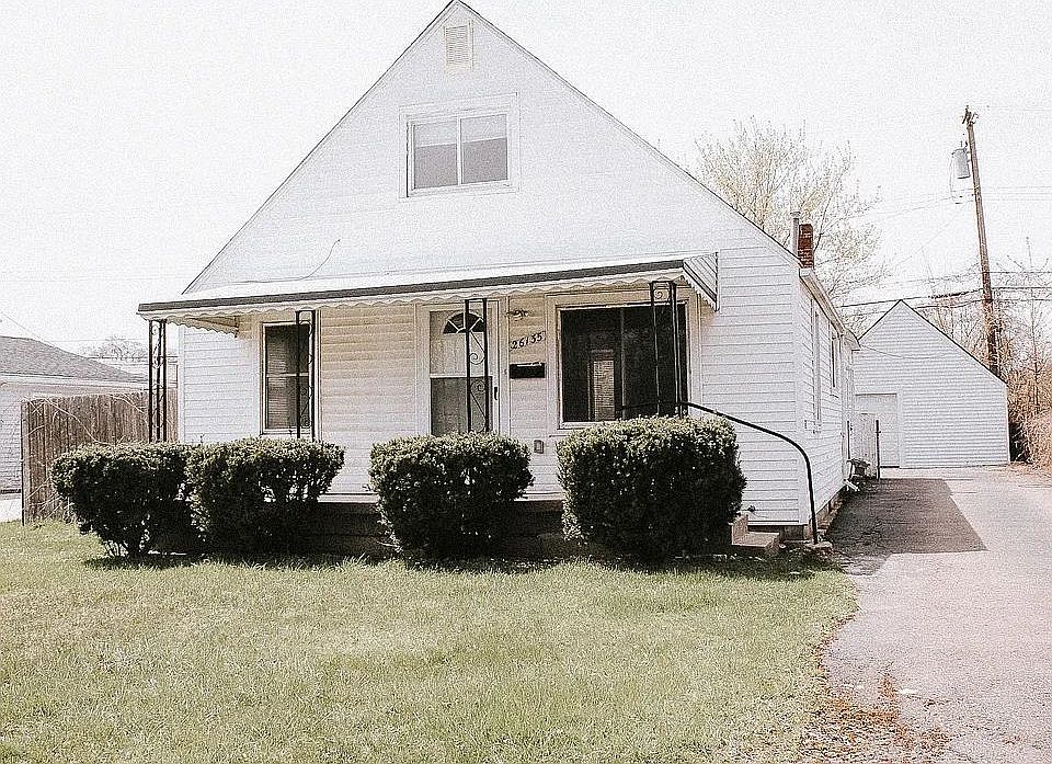 1st image of 26135 Groveland St