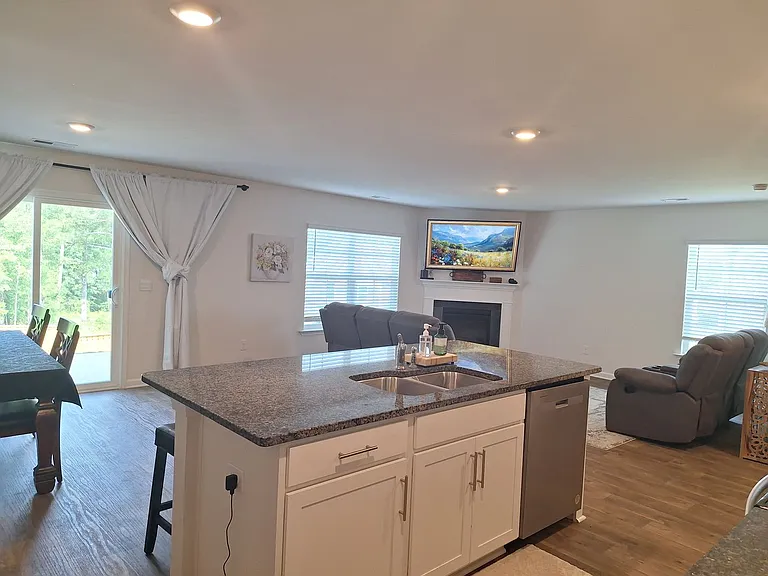 205 Dunham Rd — Photo 9